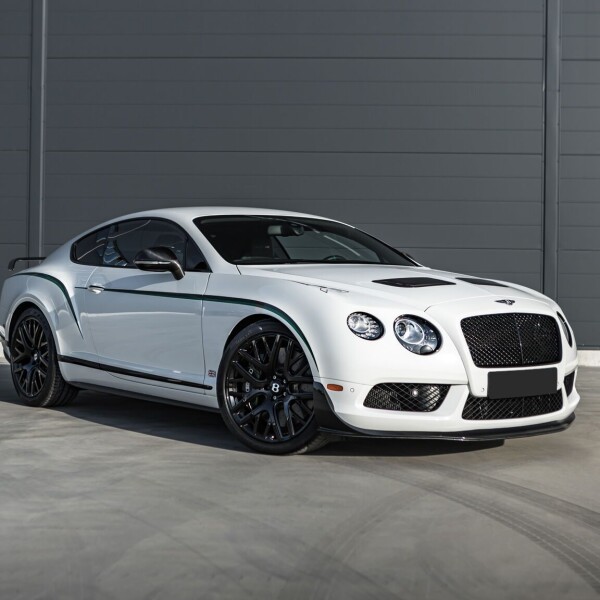 Bentley Continental GT3-R 2015 4.0L 572hp.