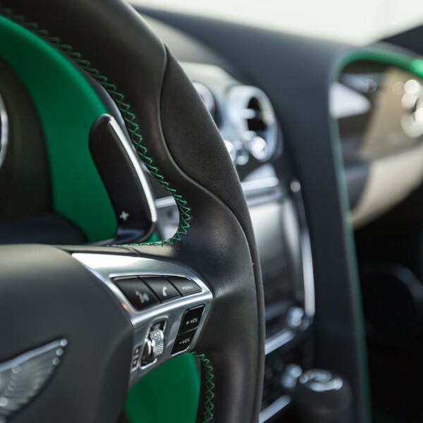 Bentley Continental GT3-R 2015 4.0L 572hp.