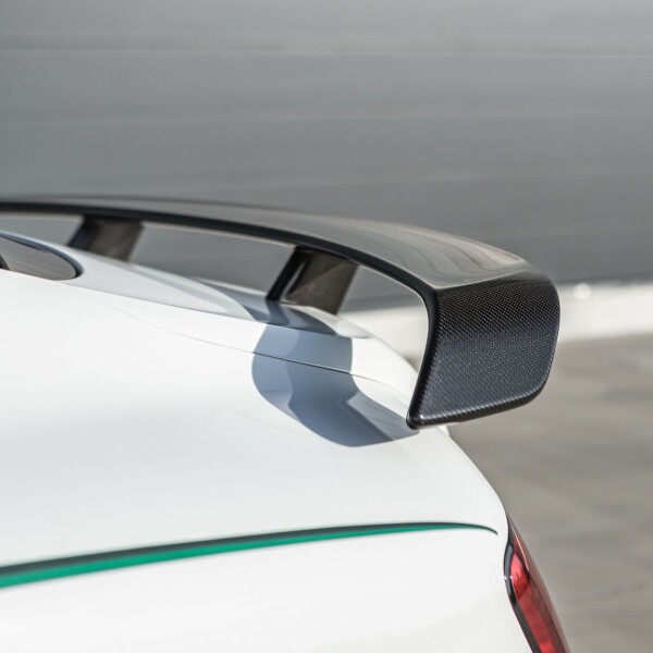 Bentley Continental GT3-R 2015 4.0L 572hp.