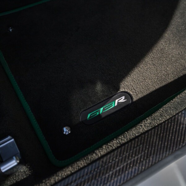 Bentley Continental GT3-R 2015 4.0L 572hp.