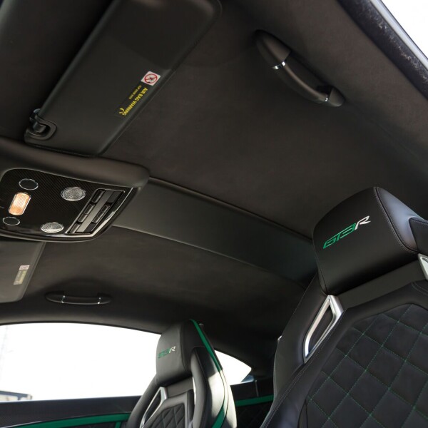 Bentley Continental GT3-R 2015 4.0L 572hp.
