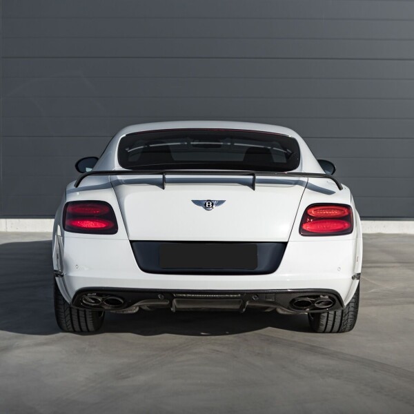 Bentley Continental GT3-R 2015 4.0L 572hp.