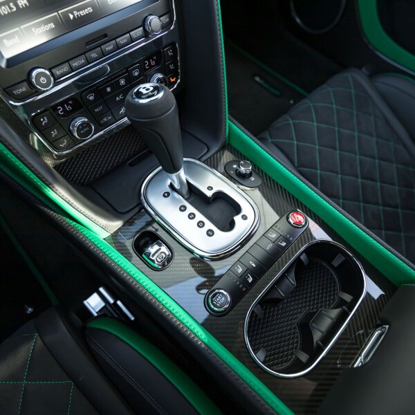 Bentley Continental GT3-R 2015 4.0L 572hp.