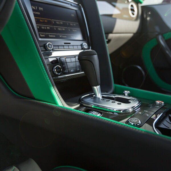 Bentley Continental GT3-R 2015 4.0L 572hp.