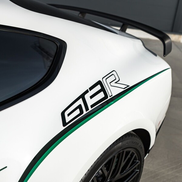 Bentley Continental GT3-R 2015 4.0L 572hp.