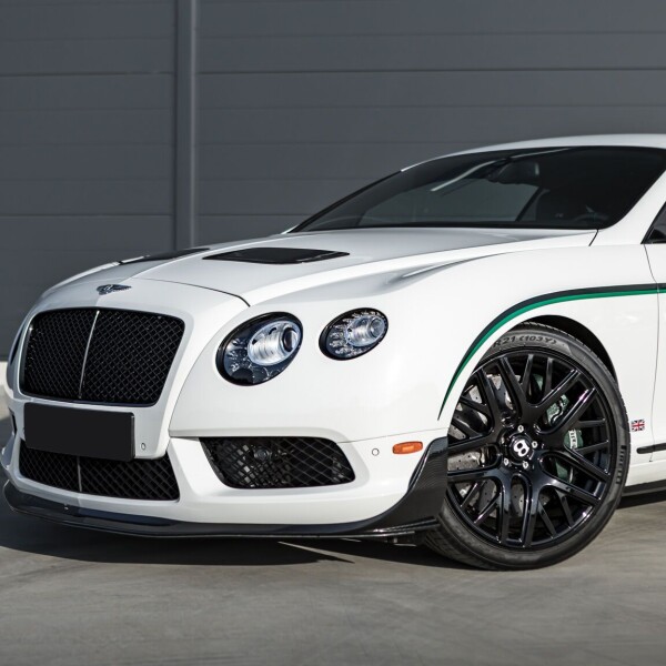 Bentley Continental GT3-R 2015 4.0L 572hp.
