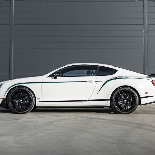Bentley Continental GT3-R 2015 4.0L 572hp.