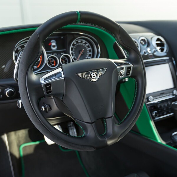 Bentley Continental GT3-R 2015 4.0L 572hp.