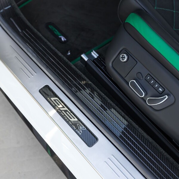 Bentley Continental GT3-R 2015 4.0L 572hp.