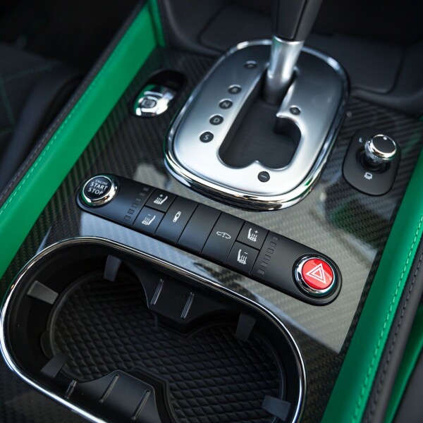 Bentley Continental GT3-R 2015 4.0L 572hp.