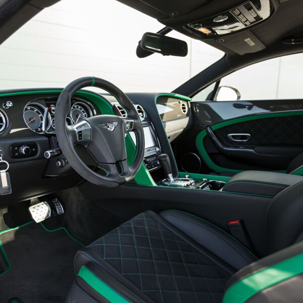 Bentley Continental GT3-R 2015 4.0L 572hp.