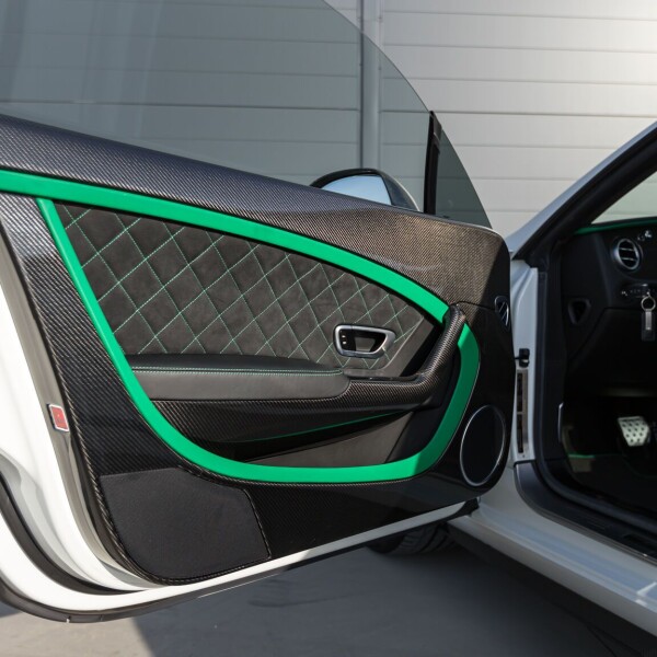 Bentley Continental GT3-R 2015 4.0L 572hp.