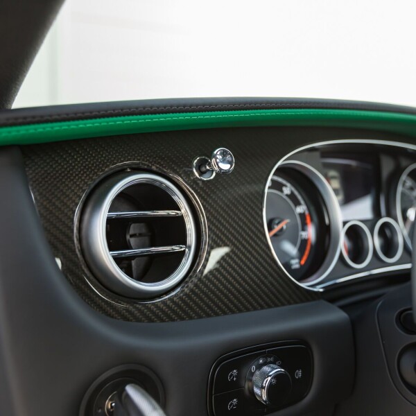 Bentley Continental GT3-R 2015 4.0L 572hp.