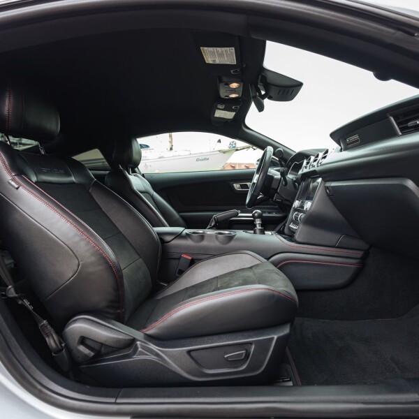 Ford Mustang California Special 2019 5.0L 450л.с.