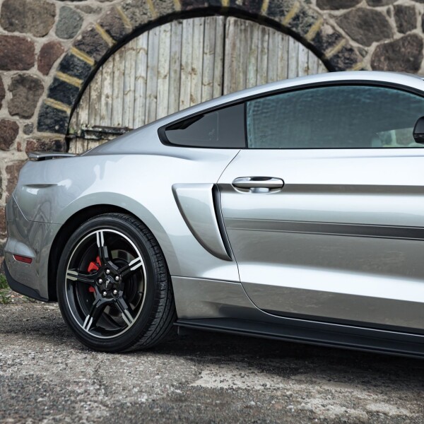 Ford Mustang California Special 2019 5.0L 450л.с.