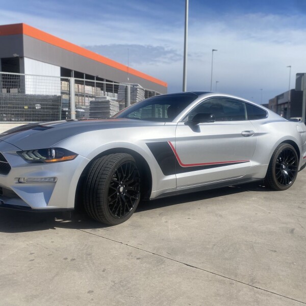 Ford Mustang EcoBoost 2018 2.3L 314cv.