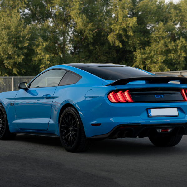 Ford Mustang GT 5.0 V8 2022 en azul