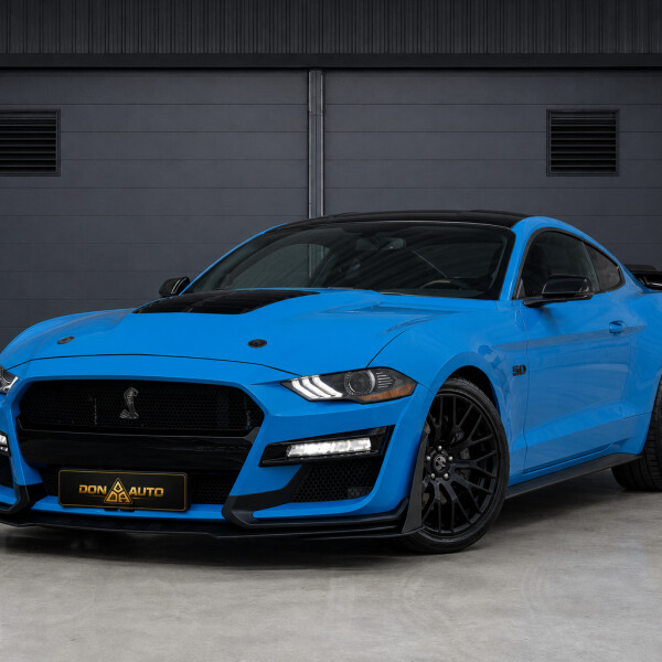 Ford Mustang GT 5.0 V8 2022 en azul